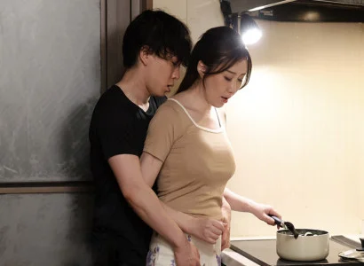 Mẹ kế của chồng đưa con chồng lên đỉnh