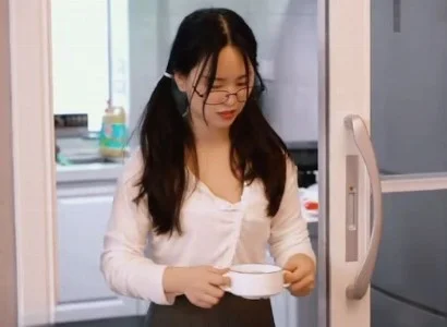 Cô gái bị cha dượng xâm hại